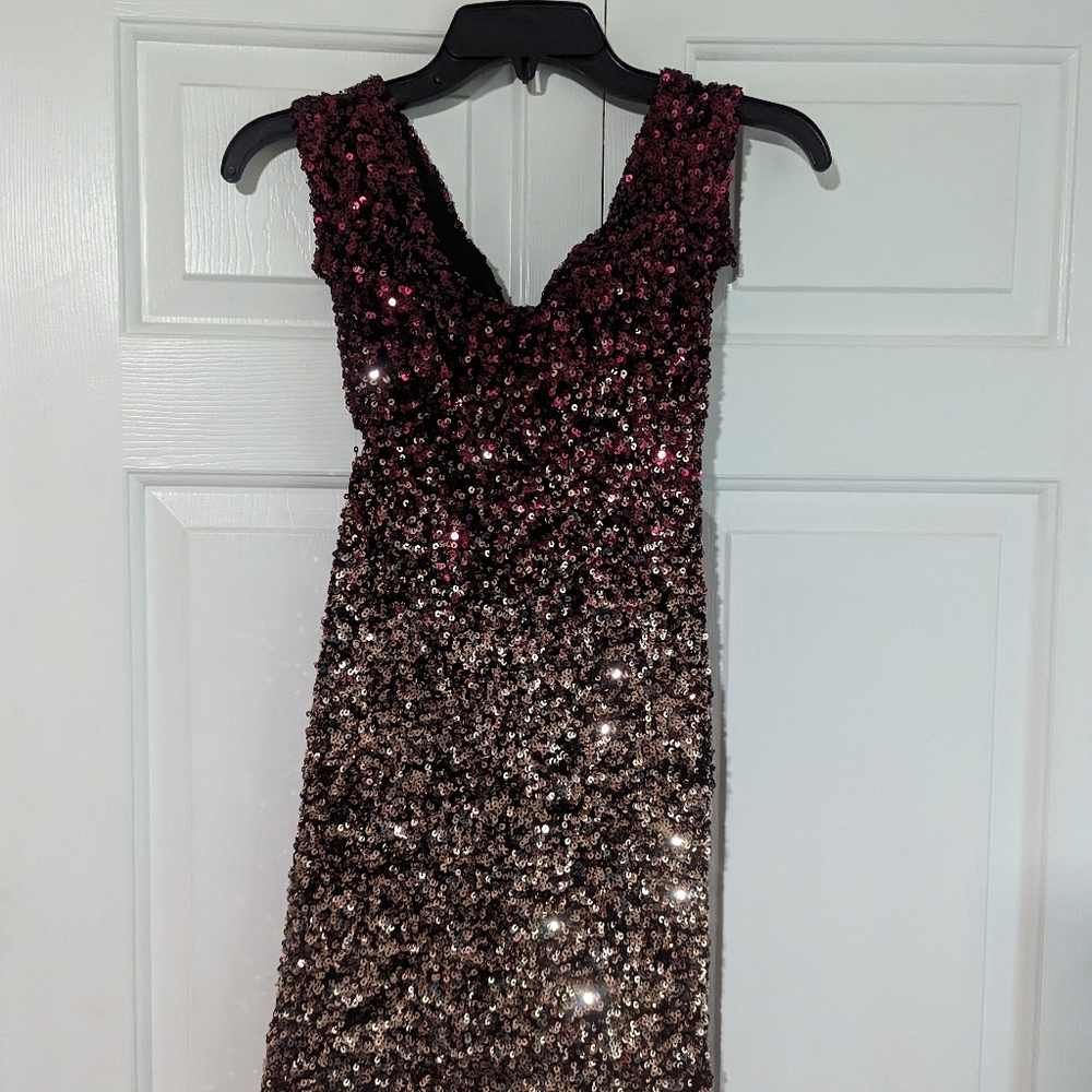 B.Smart sequin dress